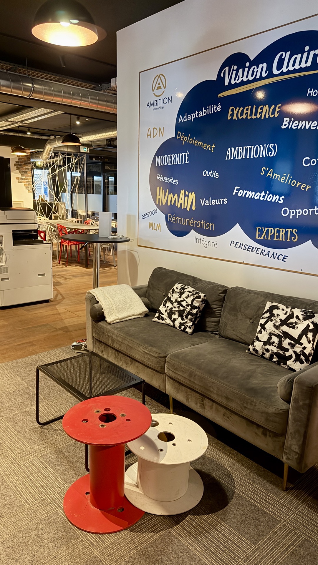 Ambition Business Center — espace lounge
